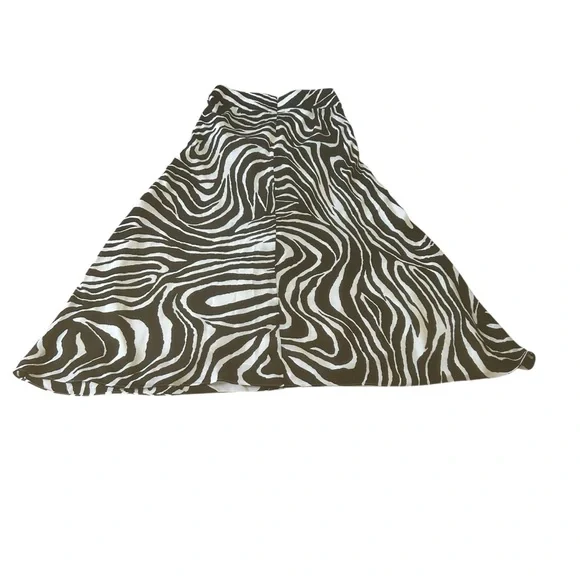 Banana Republic Zebra Print Maxi Skirt New NOTE Size 2 Fits size 6 slight flaw - Picture 9 of 10